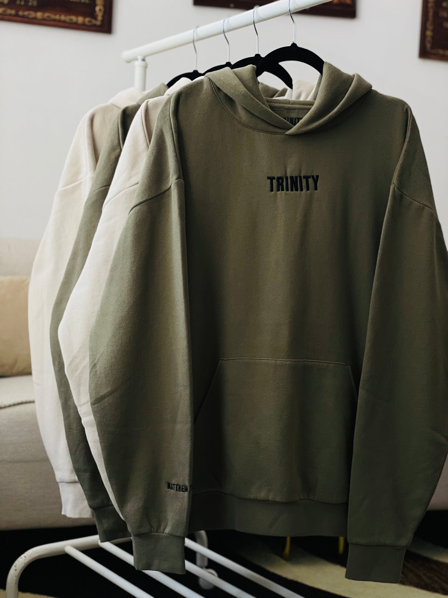 EMBROIDERY HOODIE | OLIVE GREEN